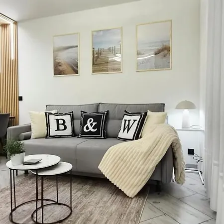 Black-white Apartamento *