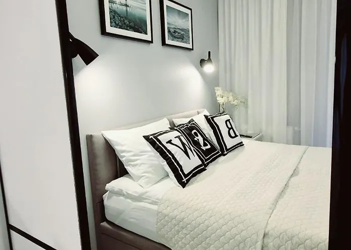 아파트 Black-white *