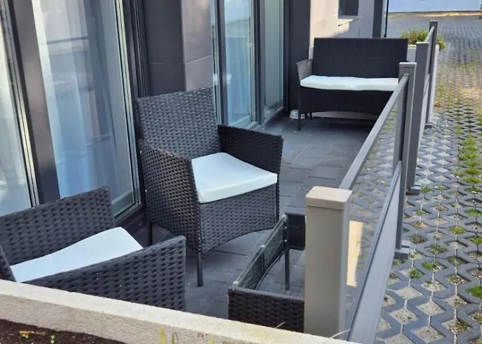 Black-white Lägenhet *